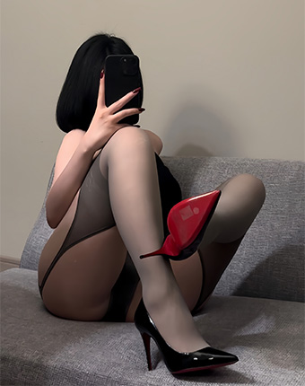 保守的二舅妈 #68元付费贴# 无尽性感 1月1日 [15P-22M]